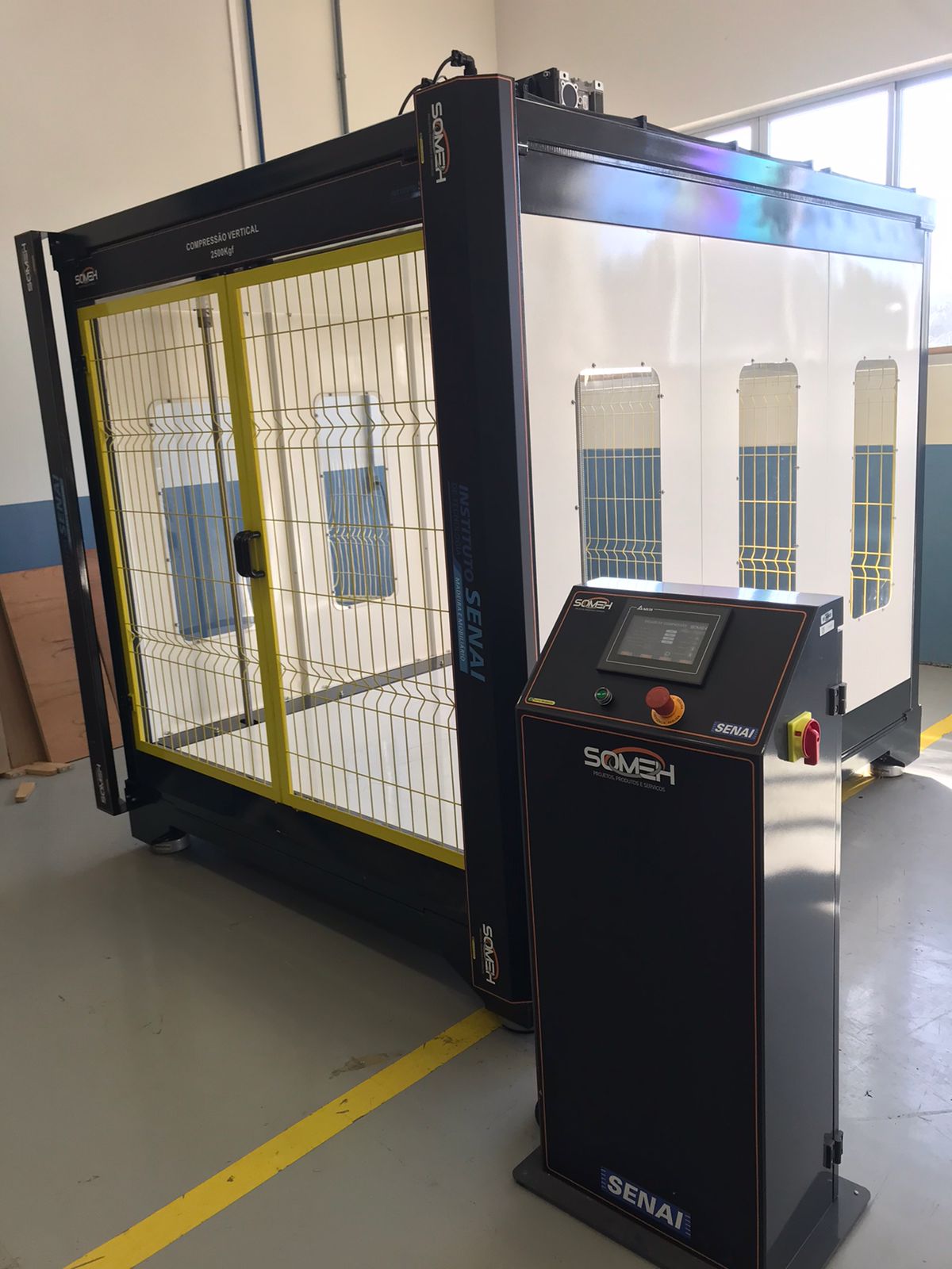 SOH 1546-001 - Equipamento para Ensaio de Compressão 3